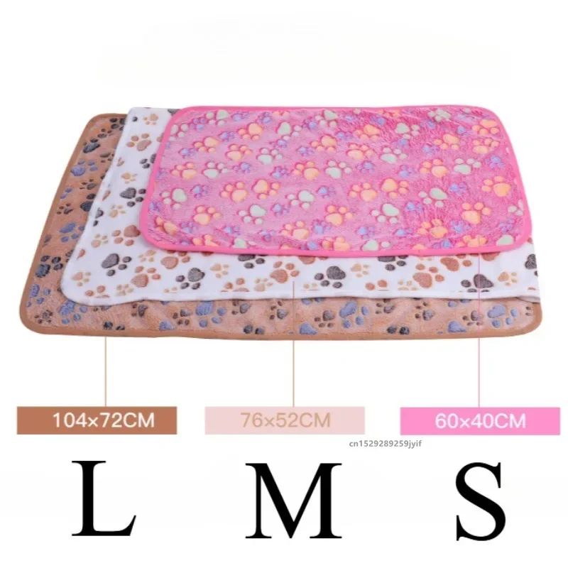 Ultra-Soft Plush Pet Blanket for Dogs & Cats – Cozy Cartoon Winter Pet Mat