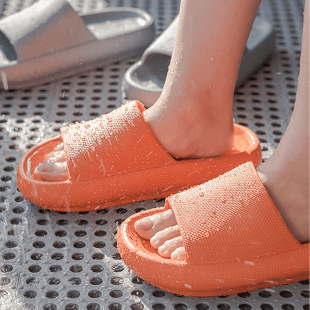 Anti-Slip Ultra Soft Thick Soft Cloud Slippers