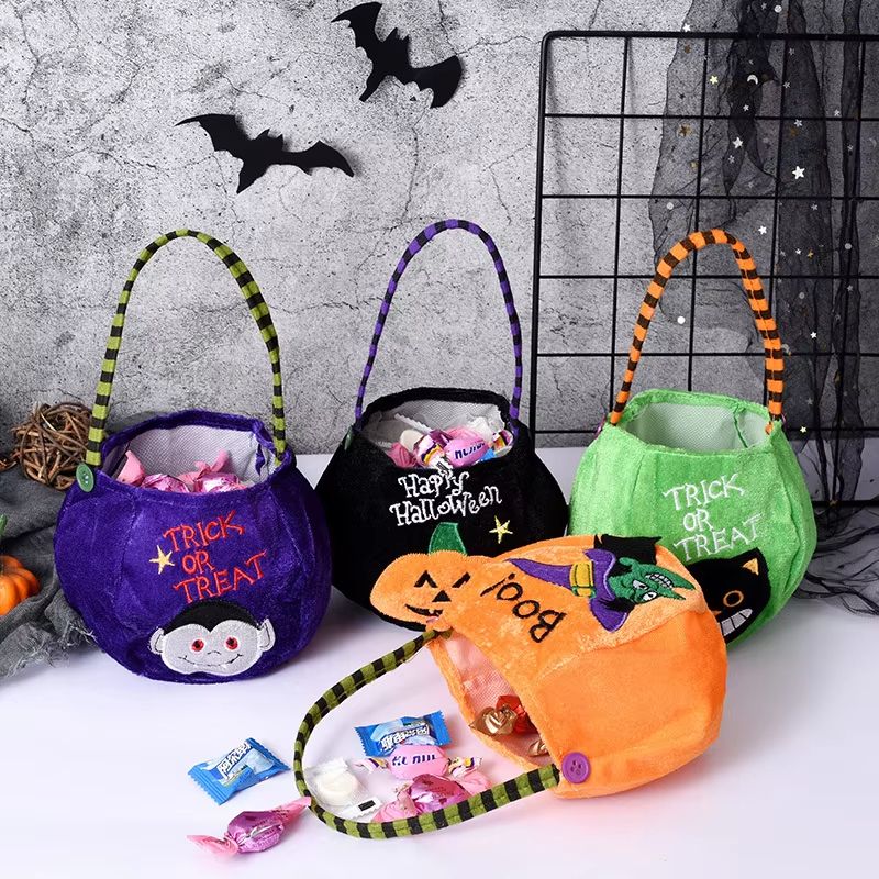 Cute 3D Halloween Pumpkin Candy Bag Portable Trick-Or-Treat Handbag
