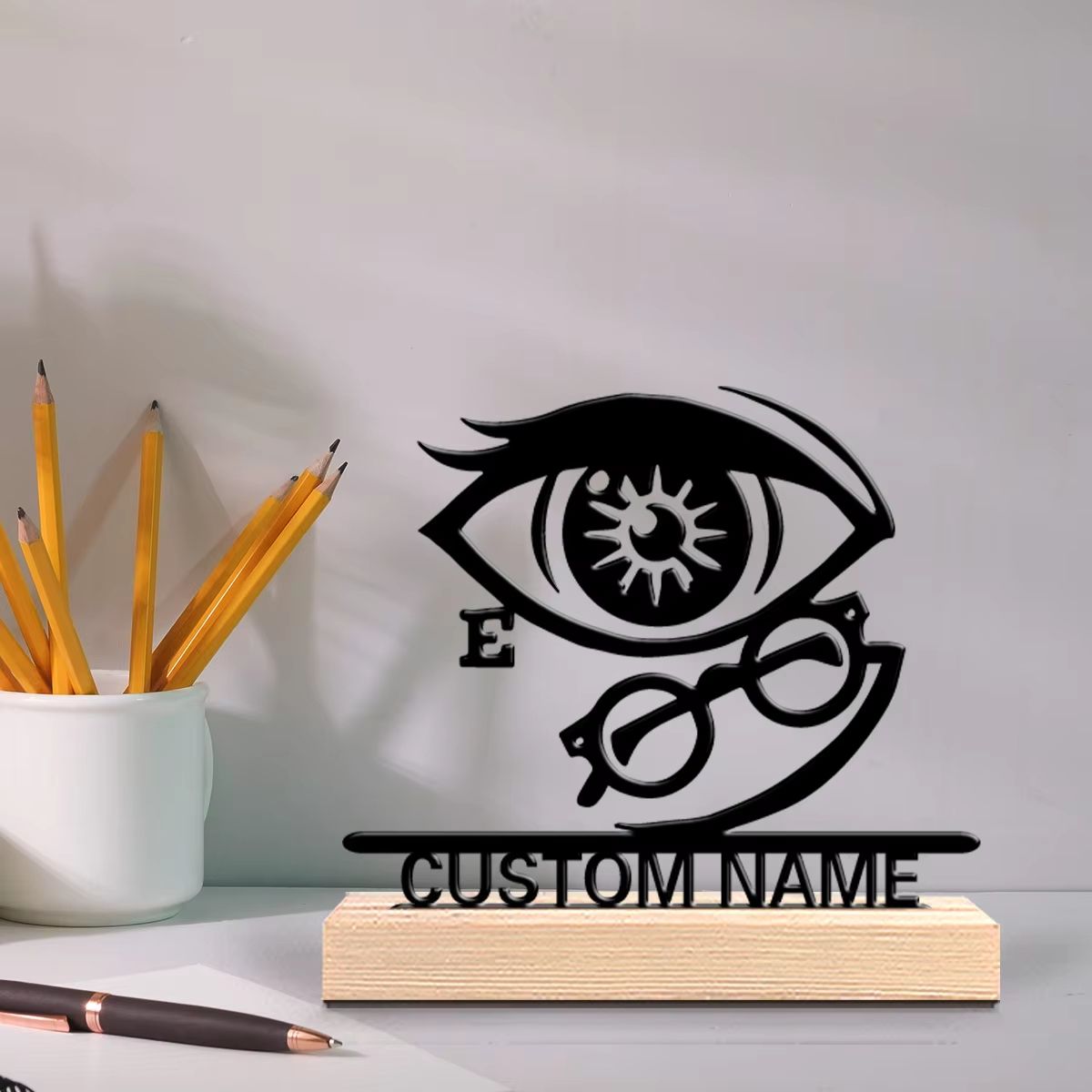 Personalized Ophthalmologist Metal Statue – Custom Doctor Desk Decor with Wooden Base