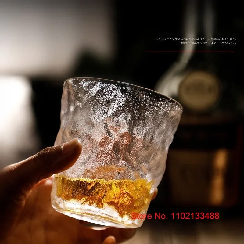 Glacier Crystal Whiskey Glass – High-Performance Old-Fashioned Rock Tumbler with Retro Chivas Architecture