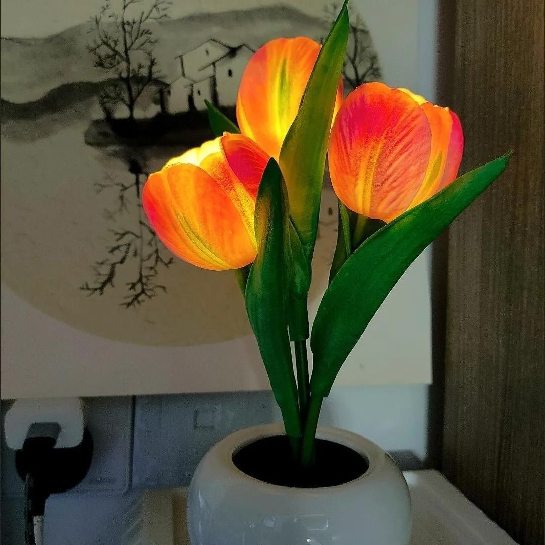 Romantic Simulation Tulip Bouquet LED Table Lamp