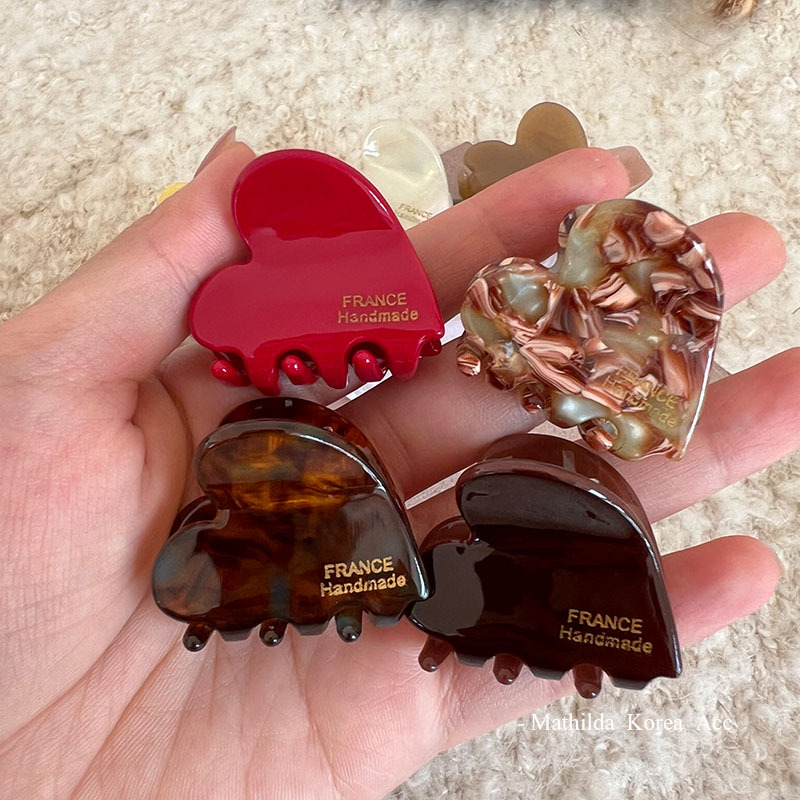 Cute Heart-Shaped Hair Claw Clips for Women - Stylish Acetate Hair Accessories for Girls