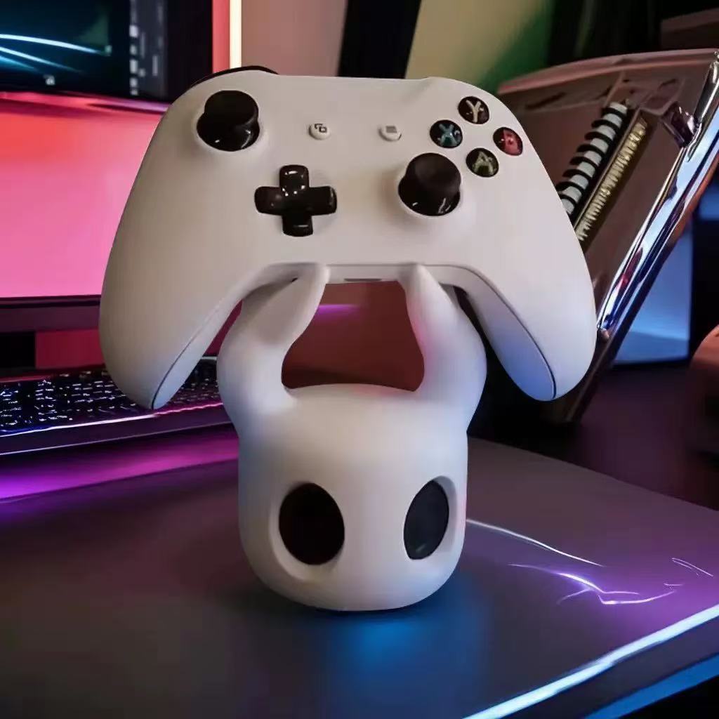 Creative Printed Hollow Knight Game Controller Stand – Xbox and Desktop Storage Ornament