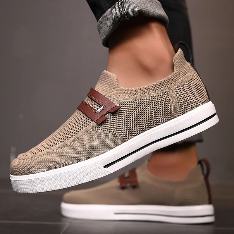 Men Mesh Breathable Walking Shoes Lightweight Outdoor Soft Sole Sneakers