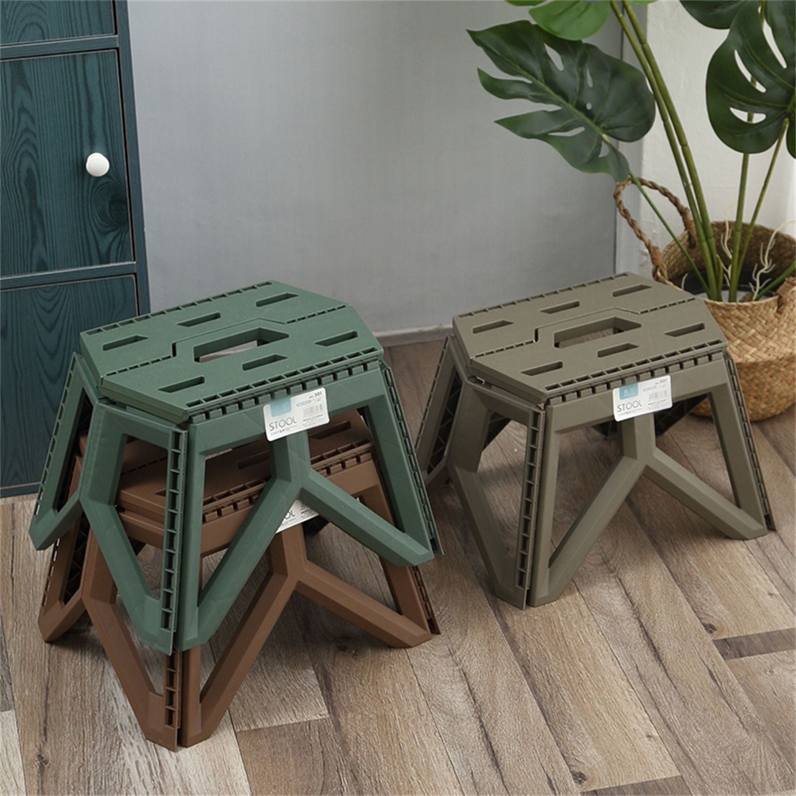 Portable Outdoor Small Stool Heavy-Duty Folding Chair for Camping, Fishing & Beach