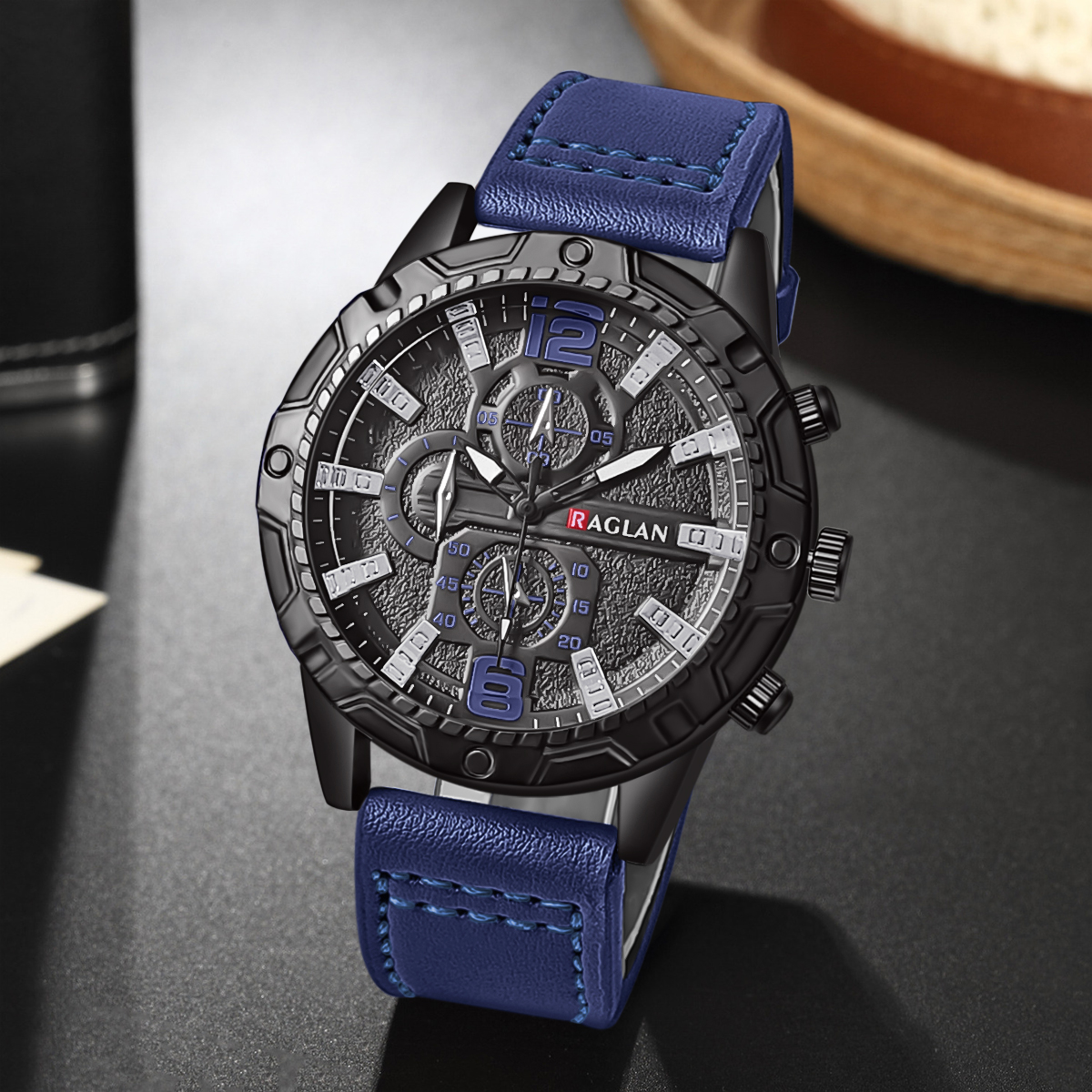Stylish Men's Leather Strap Watch Fashion Wristwatch with Timeless Design