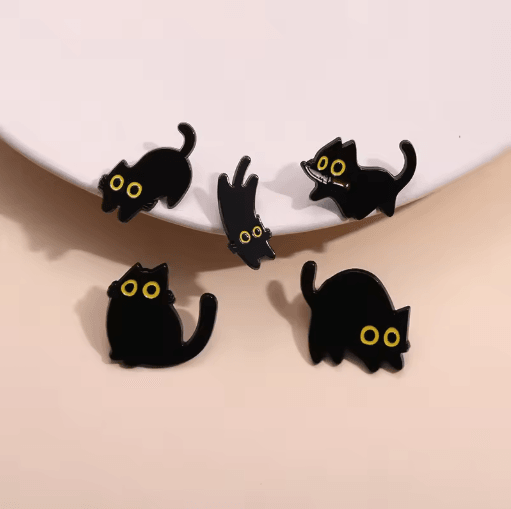 Cute Black Cat Brooch Pin Big Eyes Metal Badge for Bags & Outfits