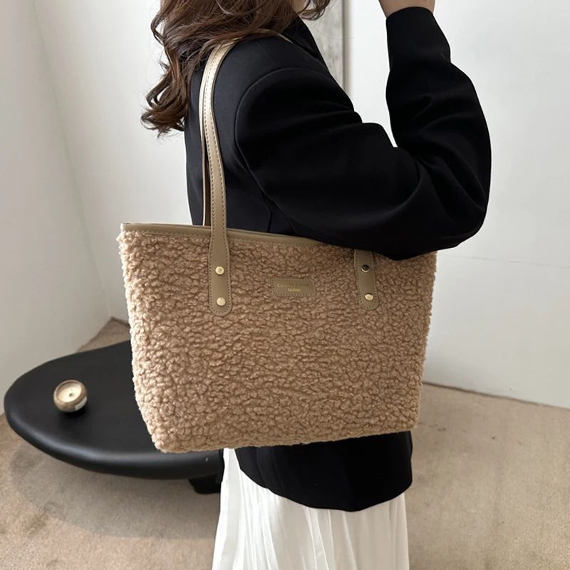 CozyCarry Faux Fur Large Capacity Tote Bag | Soft Lamb Wool Women's Winter Shoulder Handbag with Zipper