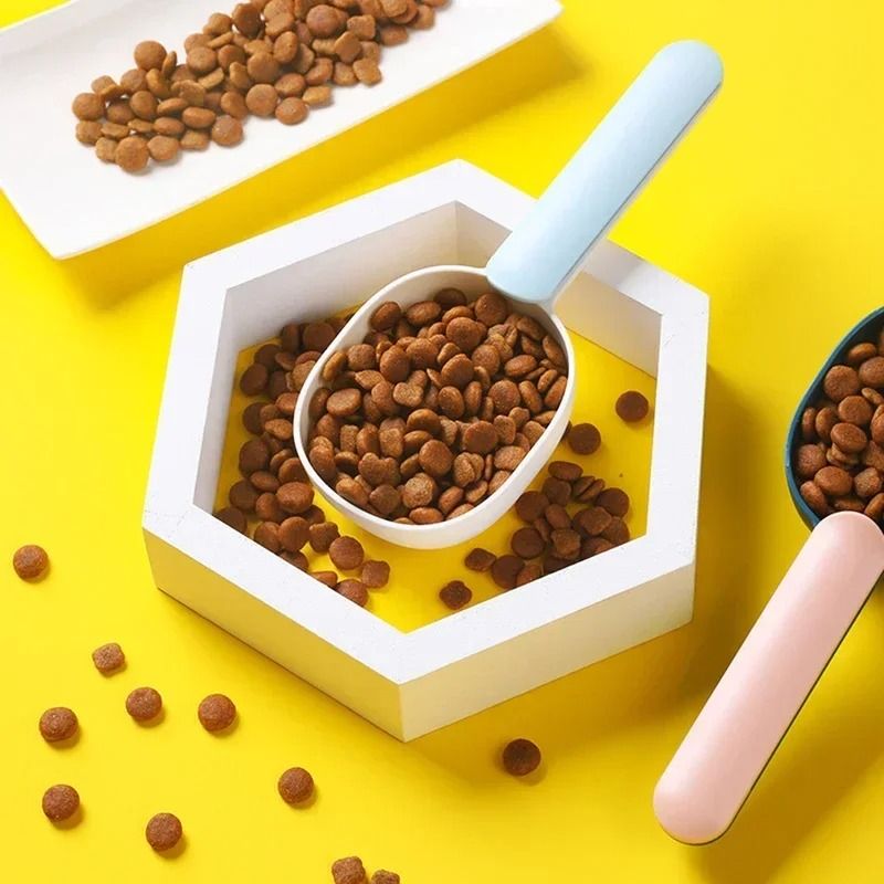 Multifunctional Pet Food Spoon with Sealed Bag Clip and Measuring Design