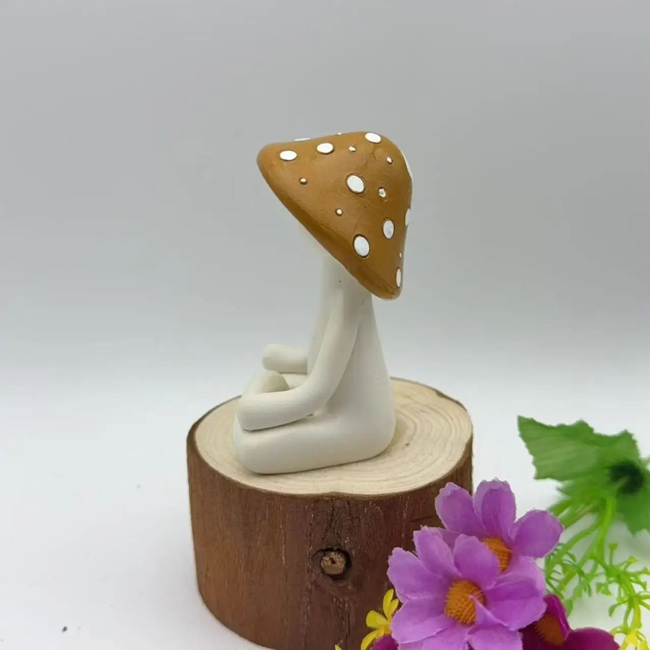 Meditation Mushroom Decor Cute Yoga Figurine Resin Desk Ornament for Peaceful Home Styling