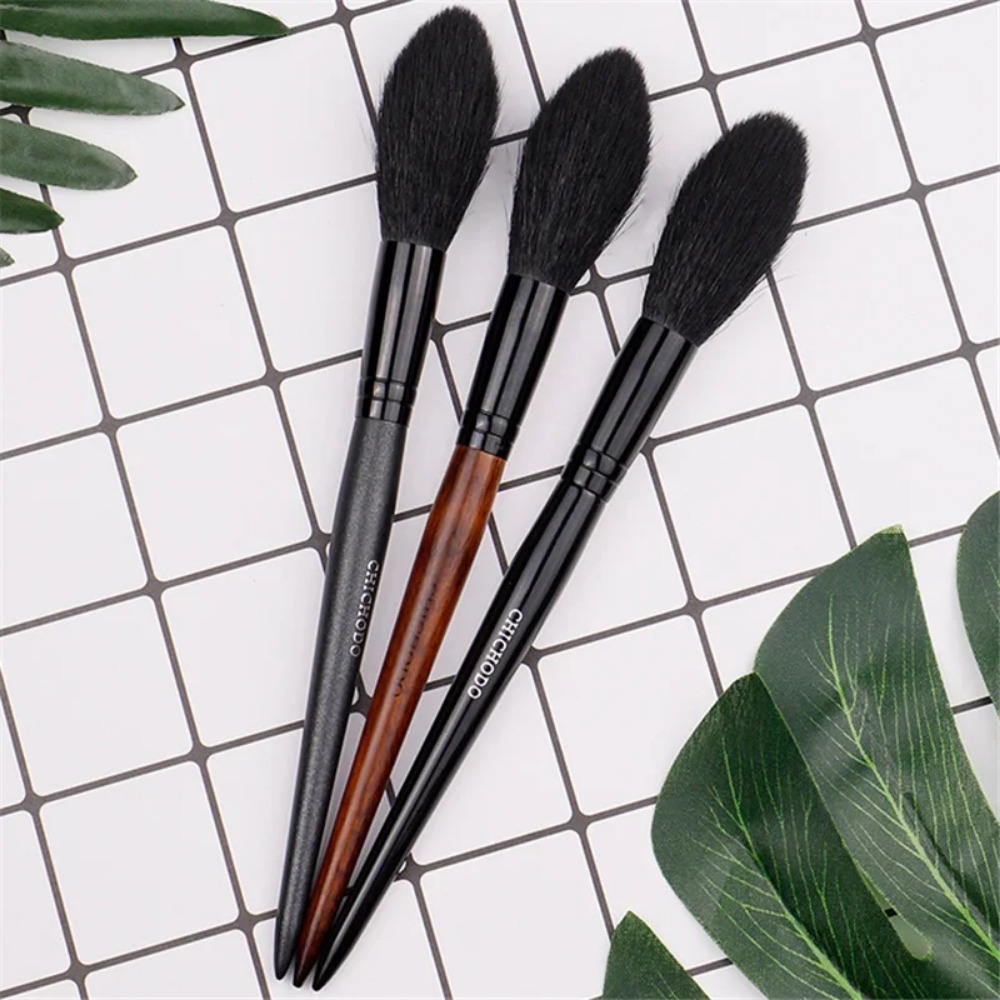 Professional Goat Hair Makeup Highlighter Brush, Long Handle Blending Brush, Blush and Concealer Beauty Tools