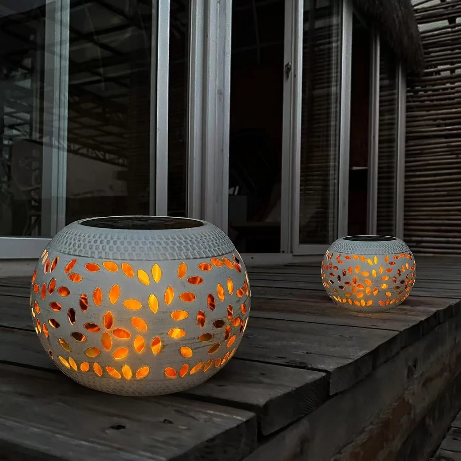 Solar Table Lights Outdoor, Waterproof Metal Garden Projector Lamp, Retro Lawn Atmosphere Lamp