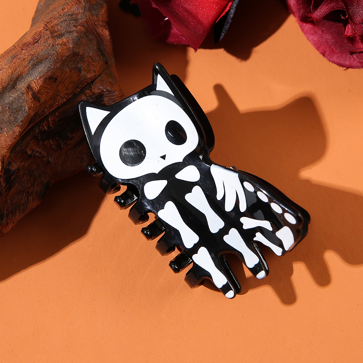 Luminous Skull Cat Hair Claw – Durable Acrylic Shark Clip for Women, Punk Style, Perfect for Halloween