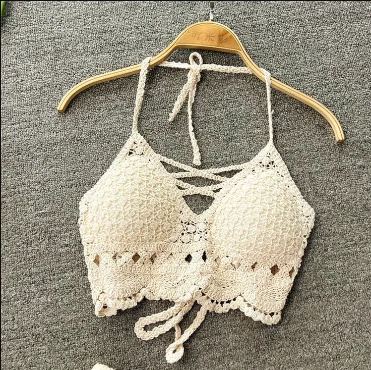 Retro Lace Halter Hollow-Out Crop Top – Tassel Beach Cami with Built-In Bra