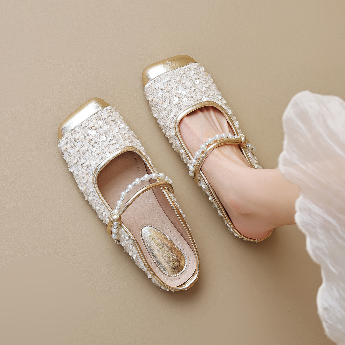 Ladies Casual Mules, Stylish Pearl Design Flat Shoes for Women, Comfortable Outdoor Slippers for Work & Party Wear