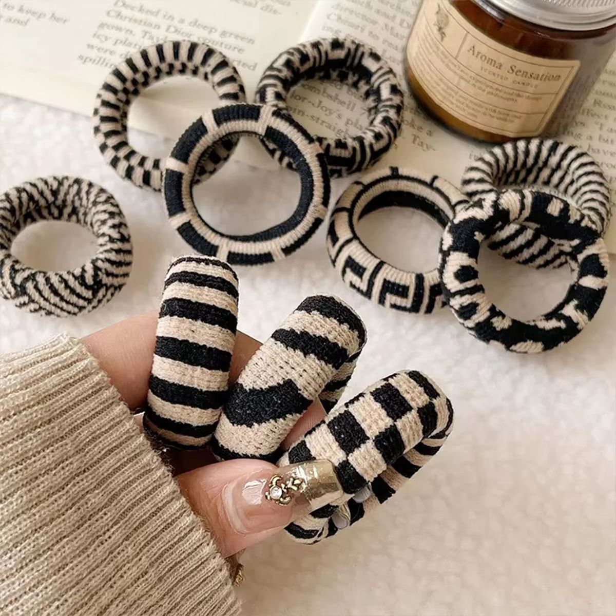 Checkered Comfort Stretch Hair Rings – Versatile Black & White Pack