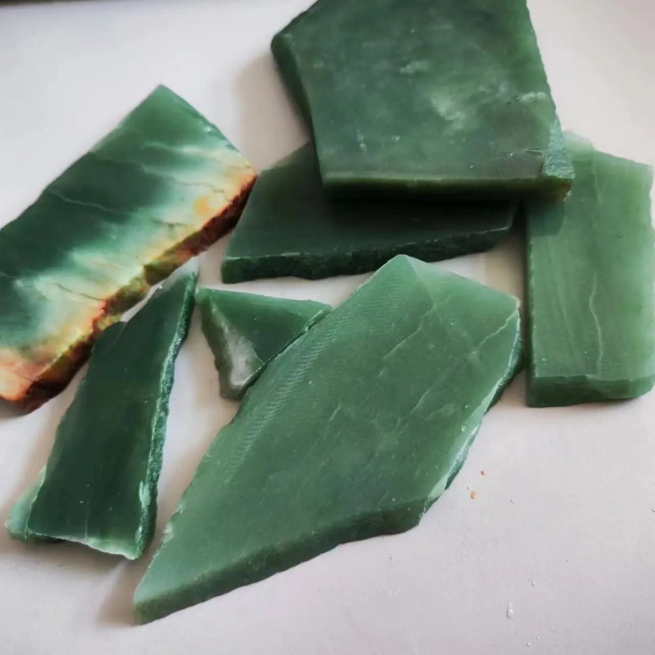 Natural Jadeite Stone Raw Green Jade Mineral Crystal Specimen