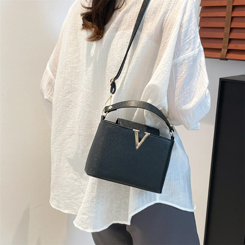 Luxury Womens Tote Bag Chic V Shaped Stylish PU Leather Bucket Bag Top Cover Handbag Women Shoulder Crossbody Bags
