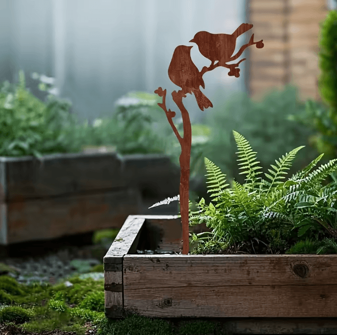 Rusty Metal Bird Garden Stake – Nature-Inspired Outdoor Yard Art for Lawn & Garden Decor