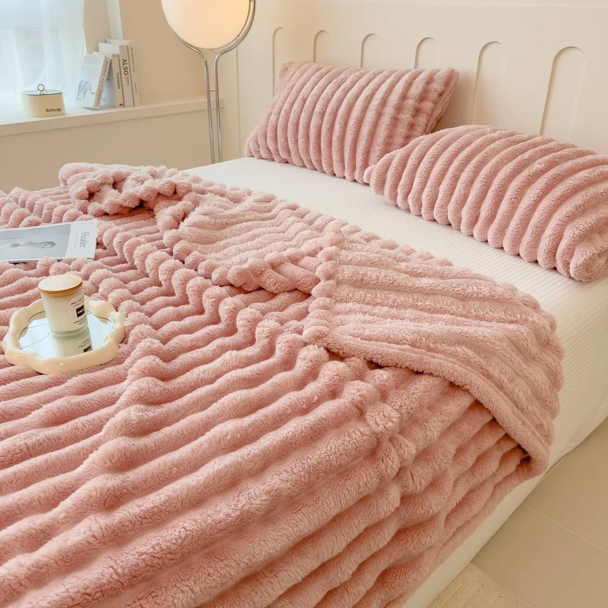 Ultra-Soft Thickened Wide-Striped Versatile Fleece Blanket