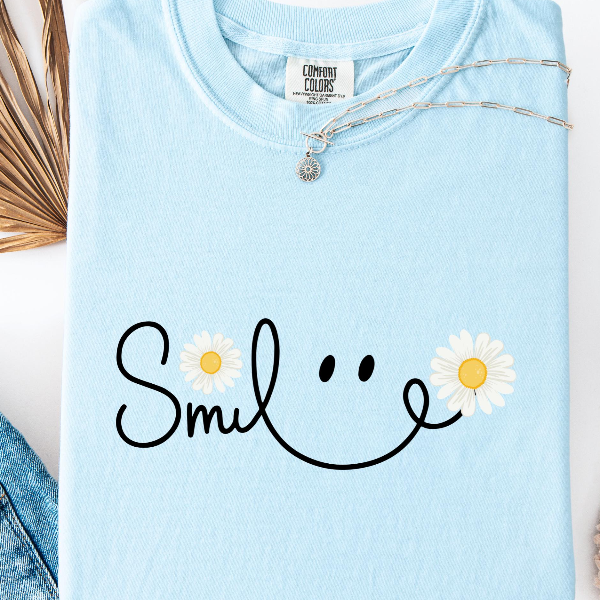 Smiley Daisy Womens Shirts, Emoji Smile Tee for Mom, Comfort Colors, Trendy Floral Tee Shirts