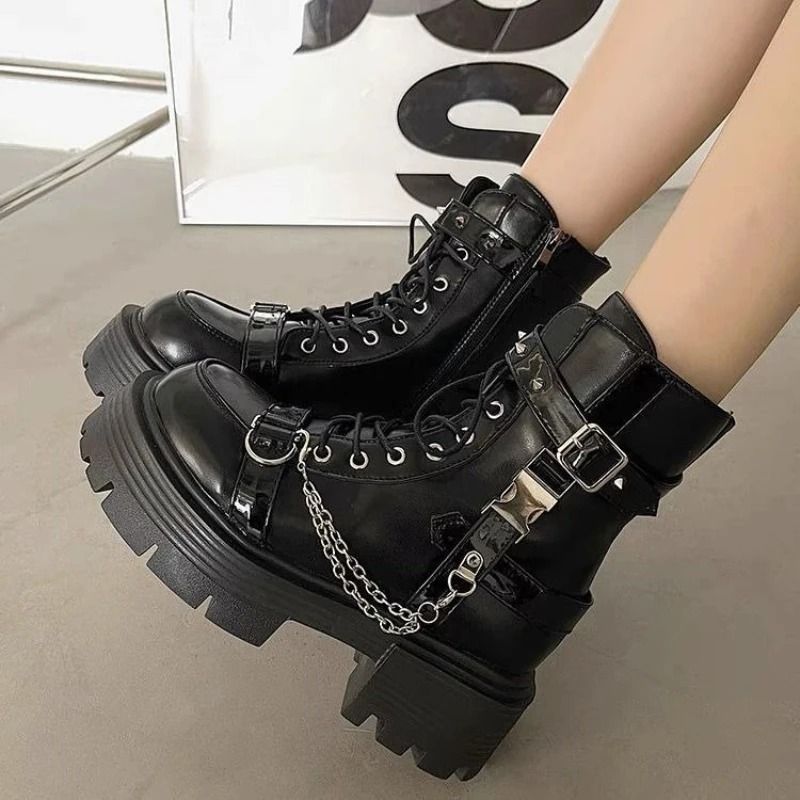 Add both style and comfort to your ride with these no slip soft bottom motorcycle boots for women. These ankle boots fea