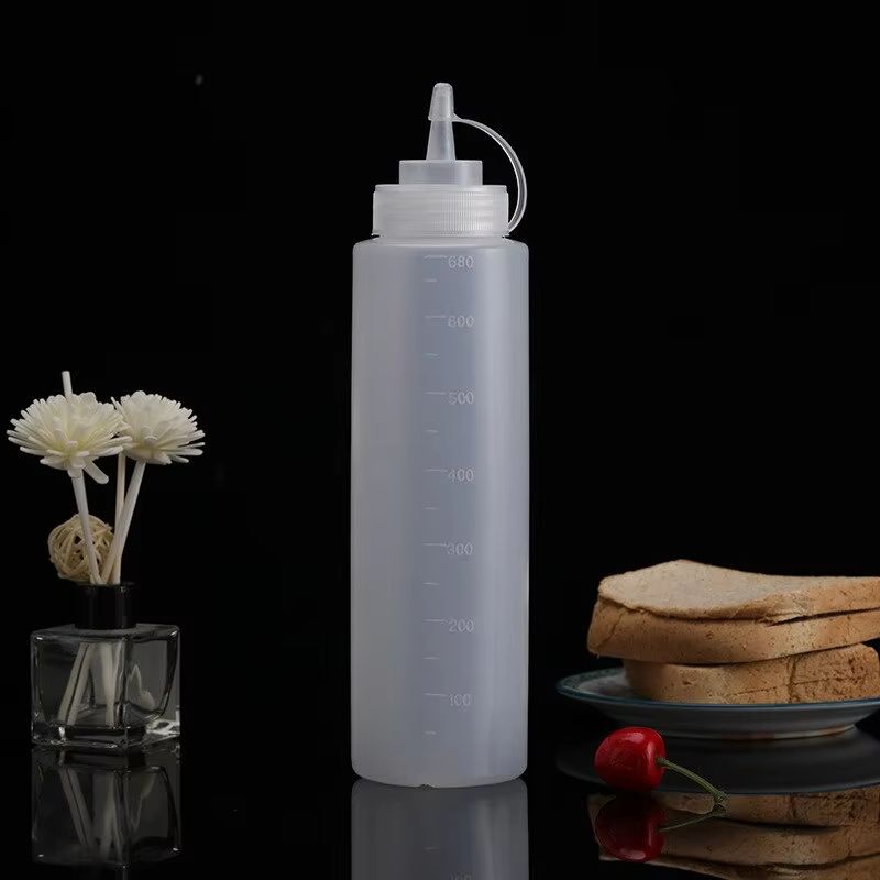 Pointed Tip Sauce Squeeze Bottle, 16.9 fl oz Refillable Plastic Condiment Dispenser