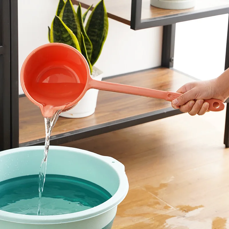 Long Handled Plastic Water Spoon Kitchen, Large Capacity Thickened Water Ladle, Multi Functional Bathing Scoop for Child