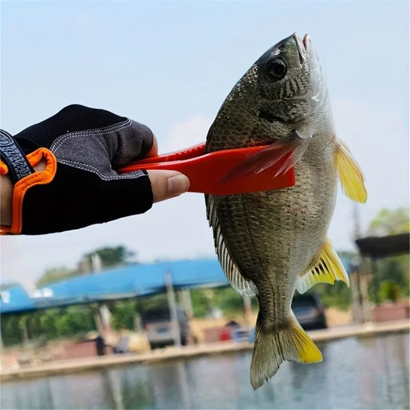 Multifunctional Fishing Fish Clip Hand Controller Grip Tool