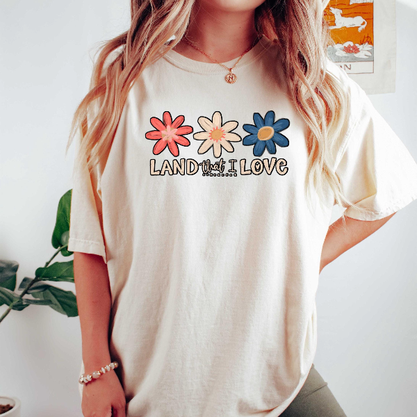 Land That I Love Daisy Flower Shirt Patriotic 4th of July Women Floral USA Tee