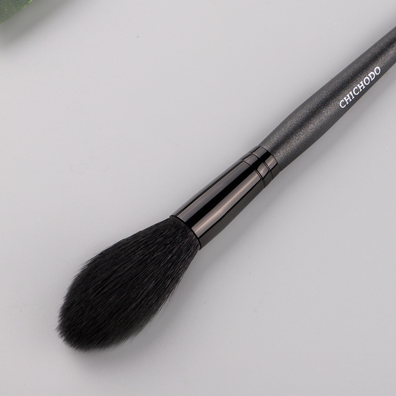 Buffing Makeup Brush, Highlighter Wood Handle Blusher, Contour Powder Goat Hair Makeup Brushes