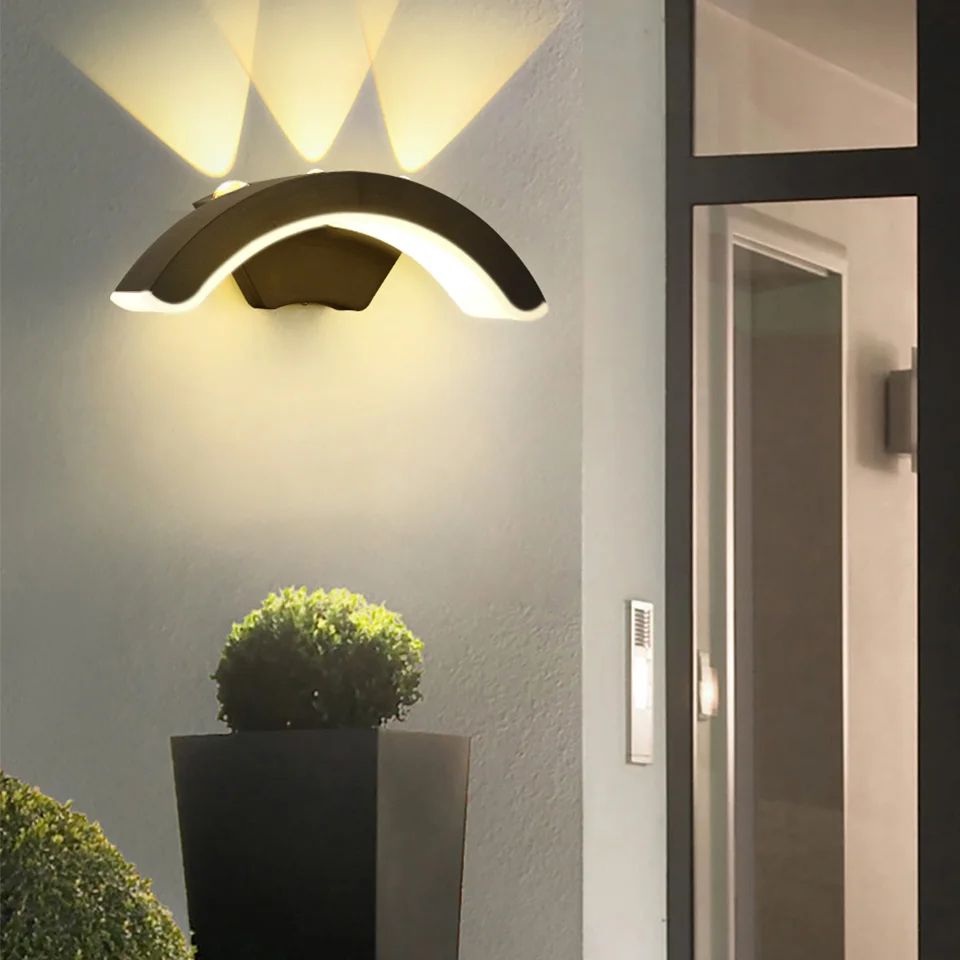 Modern IP66 Waterproof Outdoor Wall Light – Durable Porch & Garden Sconce for All-Weather Lighting