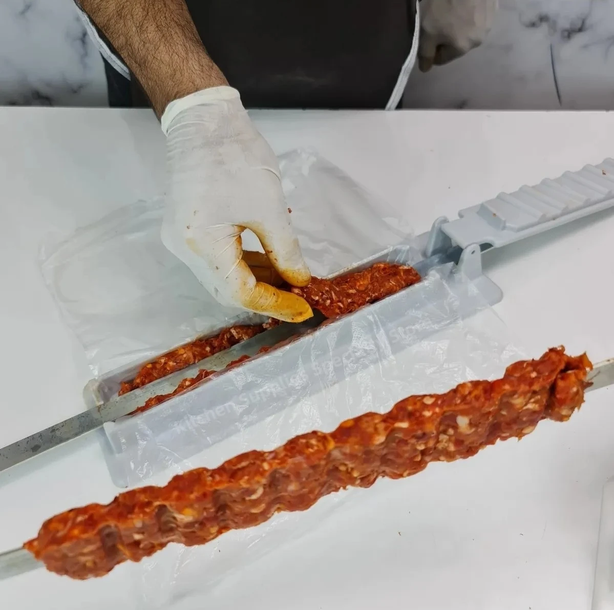 Single Row Kebab Maker, BBQ Meat Skewer Machine, Reusable Plastic Kebab Press Maker, BBQ Tool for Kebab Preparation