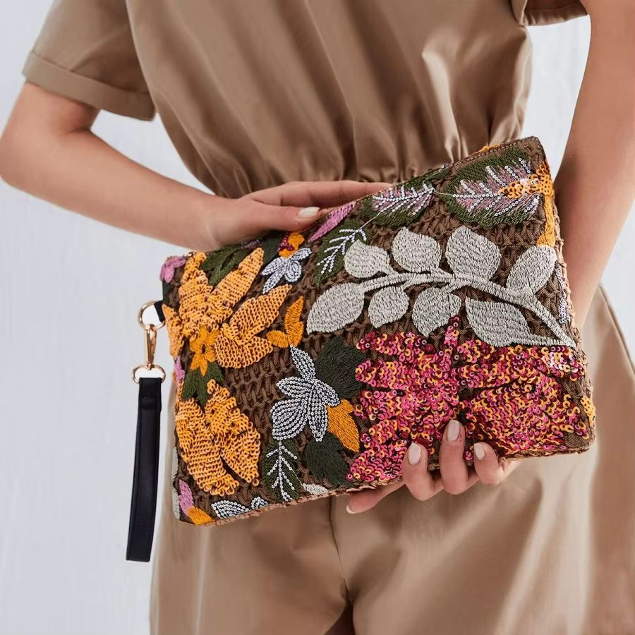Women's Sequin Embroidered Clutch – Flower Straw Crossbody Bag for Summer Parties & Vacations