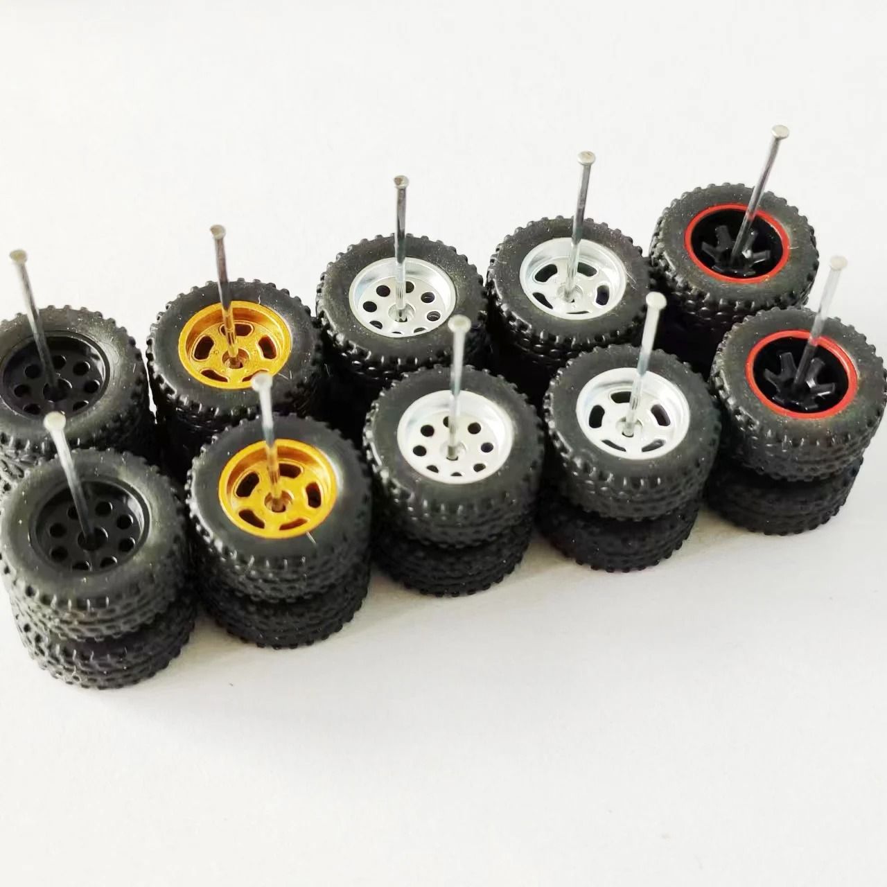 1/64 Scale Custom Alloy Wheels and Rubber Tires