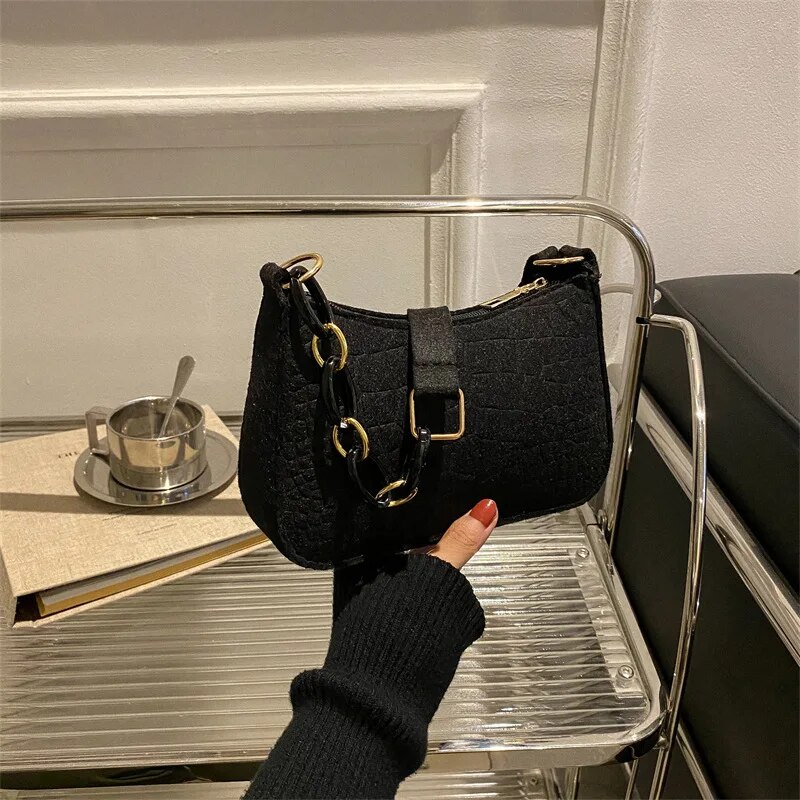 Retro Casual Small Square Shoulder Bag, Trendy, Compact, and Versatile Autumn Fashion