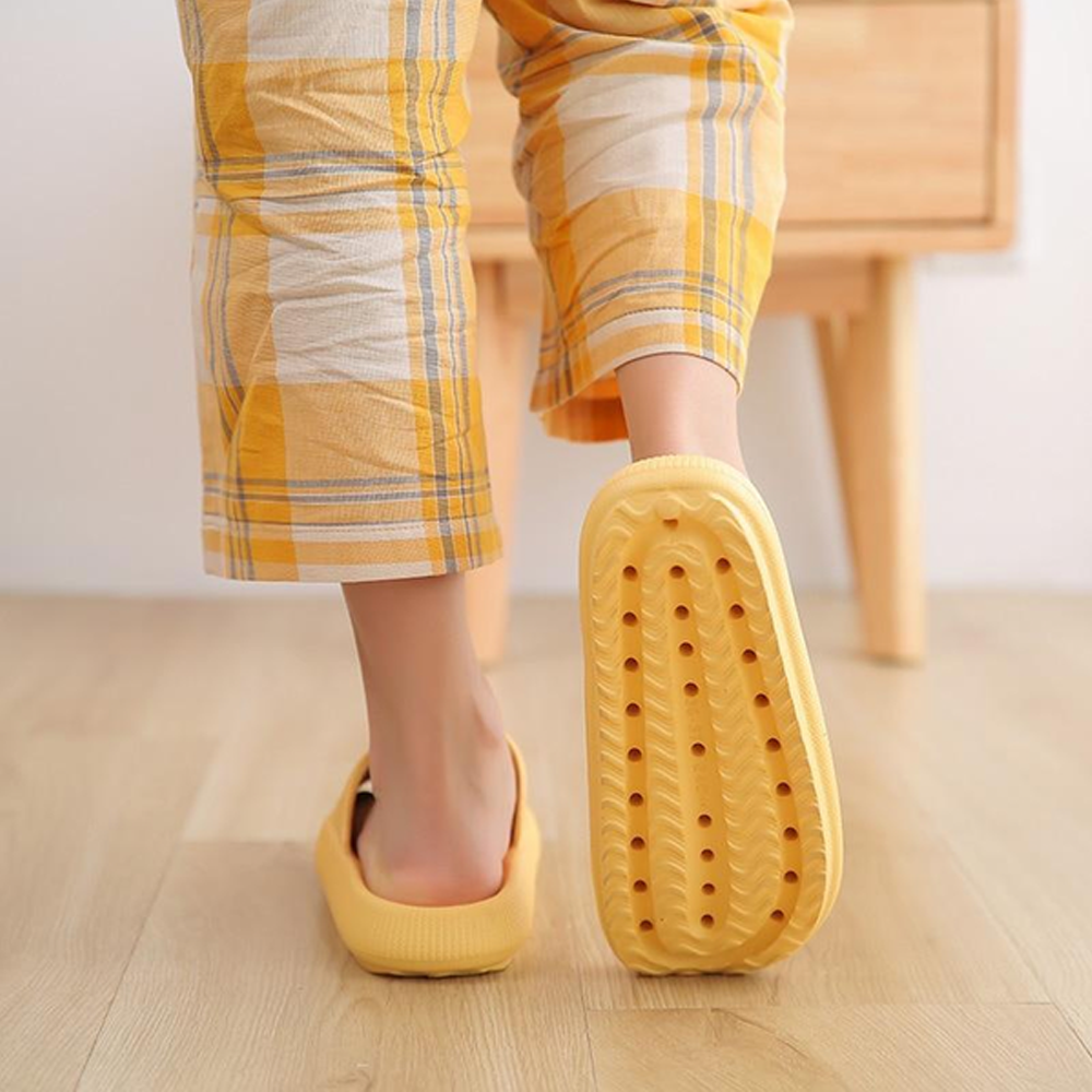 Anti-Slip Ultra Soft Thick Soft Cloud Slippers