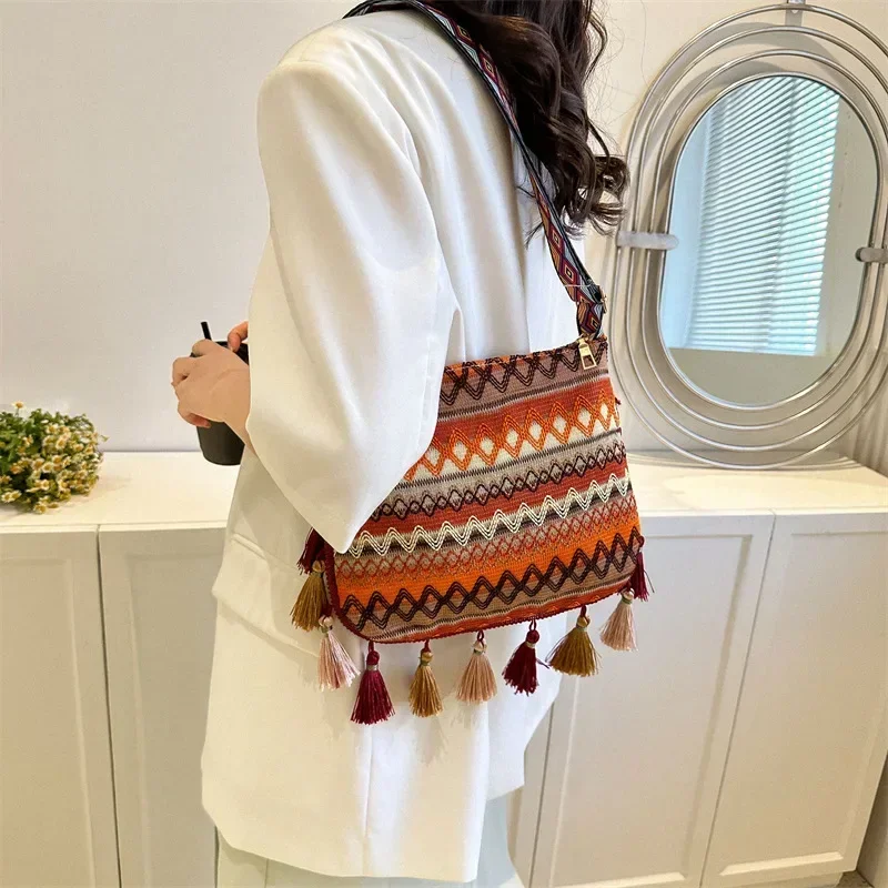 Boho Handwoven Tassel Crossbody Bag for Women Vintage Ethnic Shoulder Sling