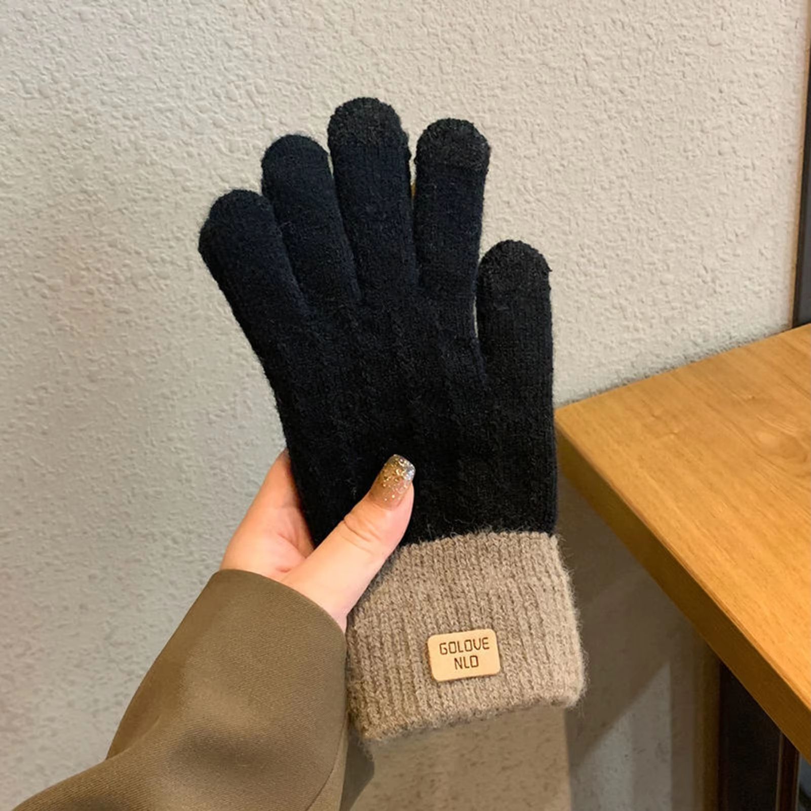 Women's Cable Knit Fleece-Lined Touch-Screen Winter Gloves