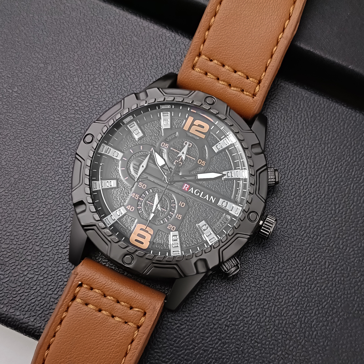 Stylish Men's Leather Strap Watch Fashion Wristwatch with Timeless Design