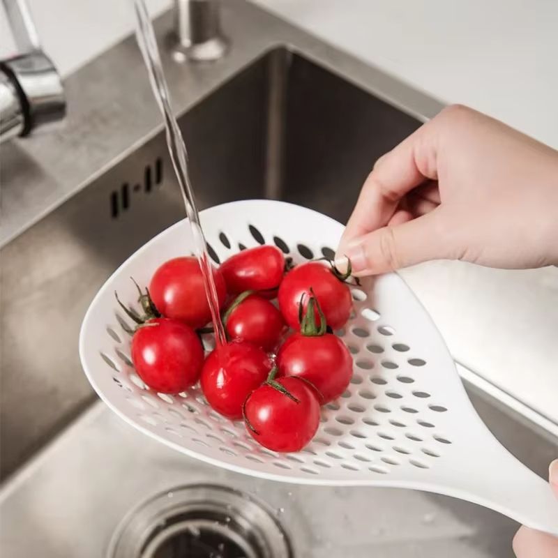 Large Nylon Colander Spoon – Thickened Long Handle with Dense Holes, Perfect for Fishing Noodles and Kitchen Use