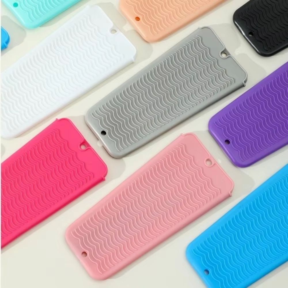 Heat Resistant Silicone Hair Styling Mat and Travel Pouch
