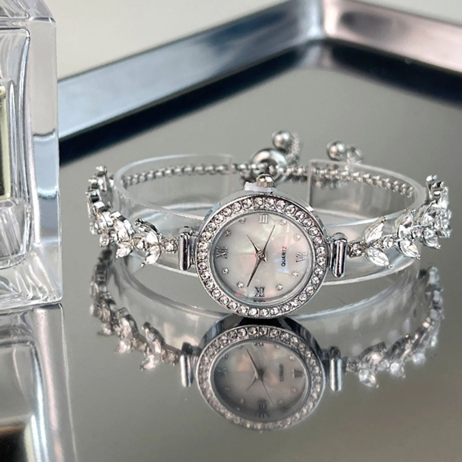 Women's Diamond Inlaid Quartz Crystal Wristwatch