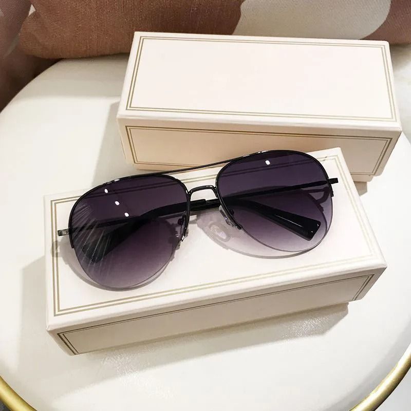 Classic Aviator Sunglasses for Men | Metal Frame Anti-UV Driving Glasses