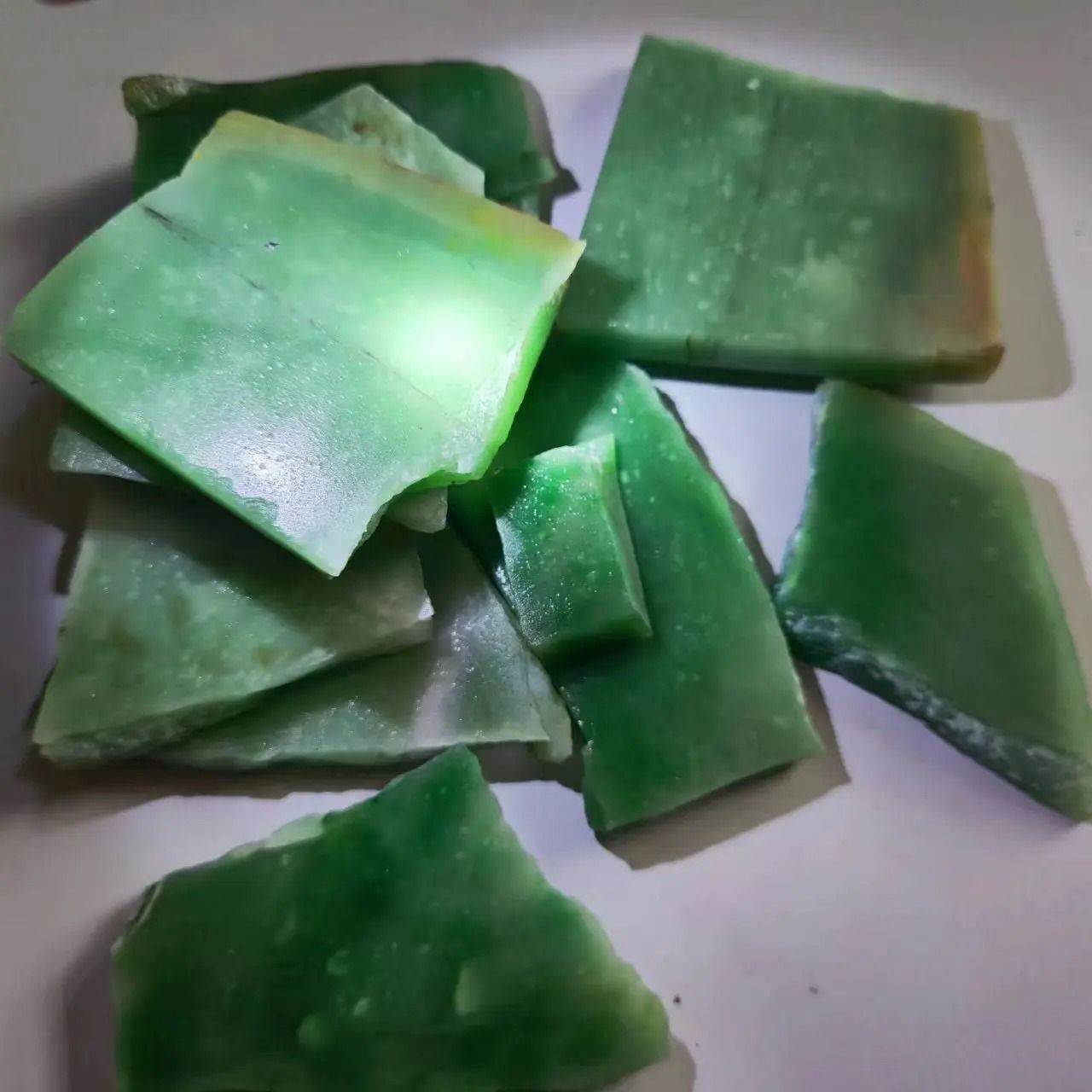 Natural Jadeite Stone Raw Green Jade Mineral Crystal Specimen