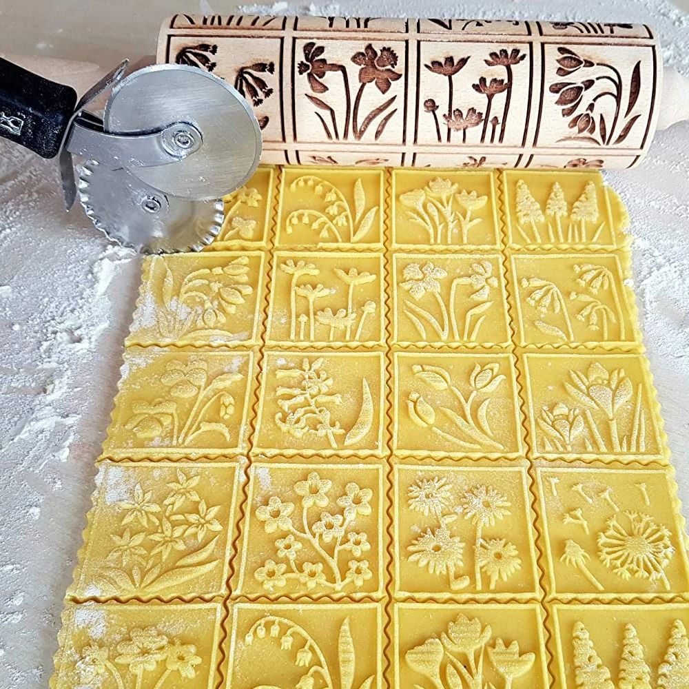 European Retro Flower Embossed Wooden Rolling Pin 13.78 Inch Beech Wood Cookie Roller