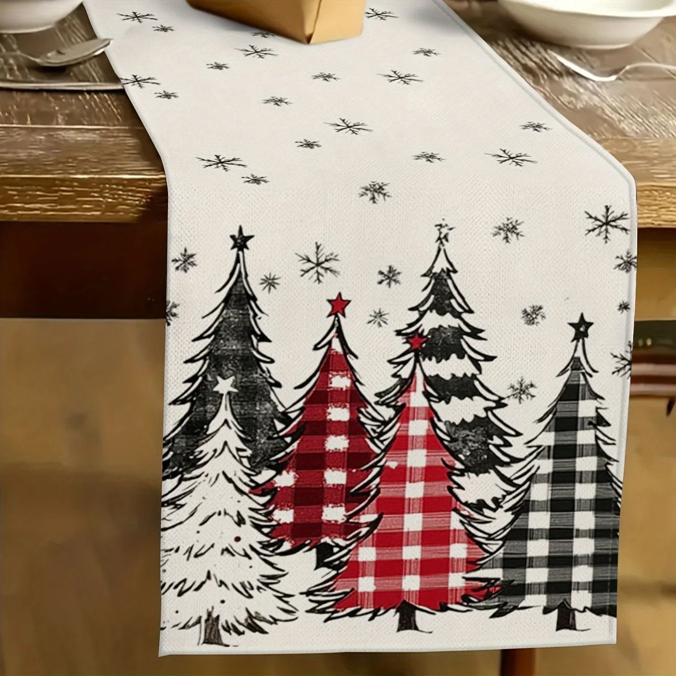 Retro Plaid Christmas Table Runner Festive Holiday Dining Decor