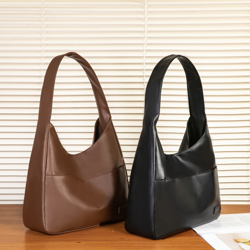 Stylish Minimalist Retro Shoulder Bag for Women Large Capacity Tote Handbag Casual Commuting Accessory
