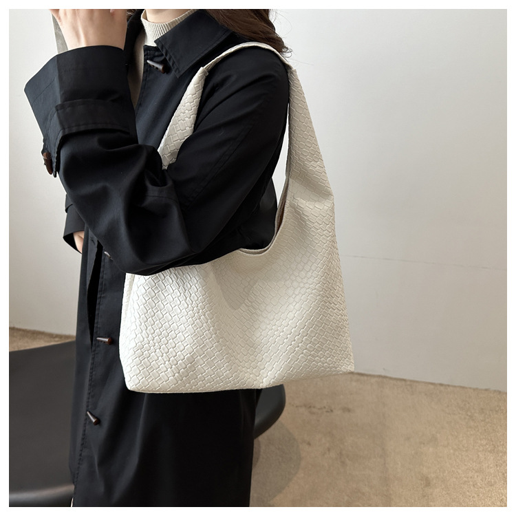 Womens Retro Faux Leather Braided Shoulder Bag Large Capacity Tote Bag for Casual Everyday Style